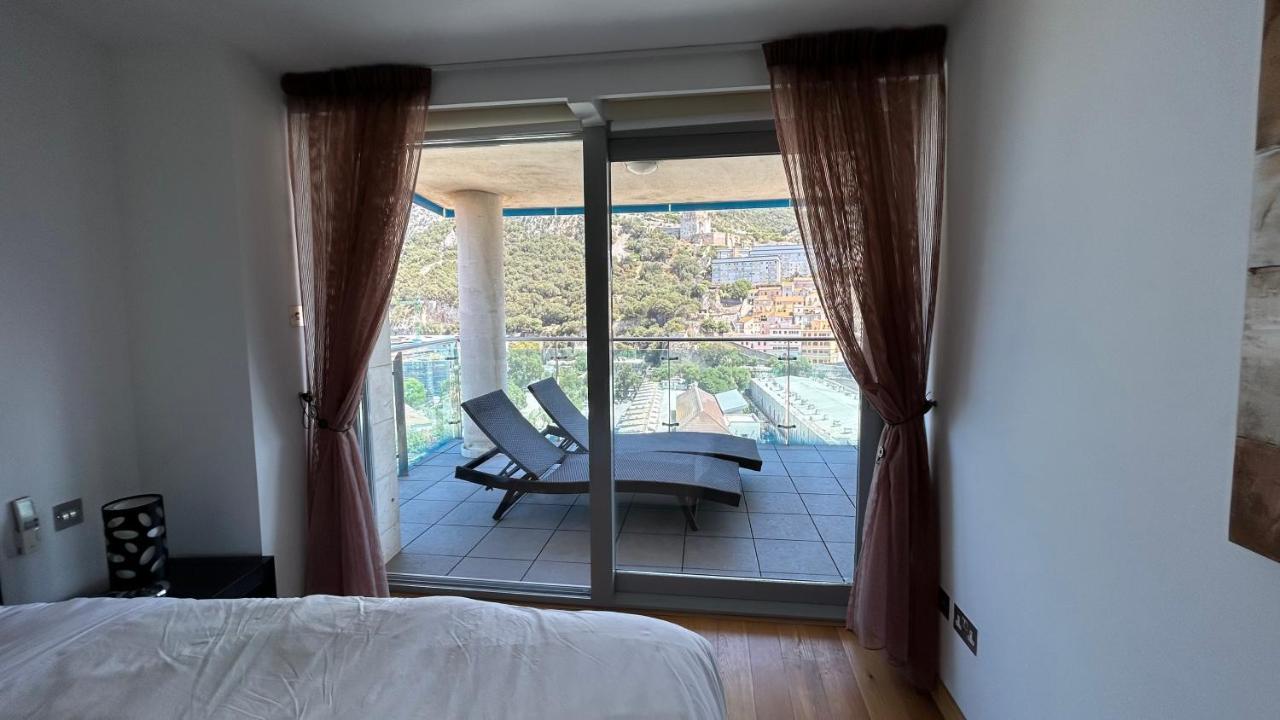 Ocean Village Luxury 2 Bed 2 Bath Apartment - Amazing Views - Pools And Jacuzzis Gibraltar Exteriör bild