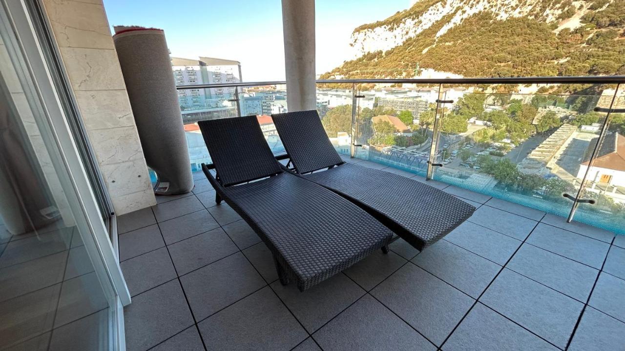 Ocean Village Luxury 2 Bed 2 Bath Apartment - Amazing Views - Pools And Jacuzzis Gibraltar Exteriör bild