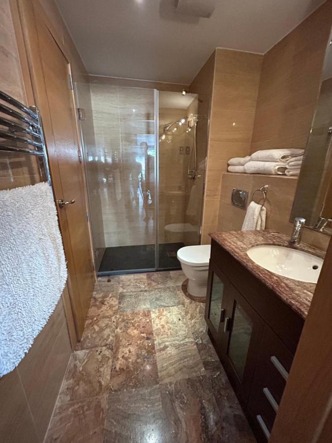 Ocean Village Luxury 2 Bed 2 Bath Apartment - Amazing Views - Pools And Jacuzzis Gibraltar Exteriör bild