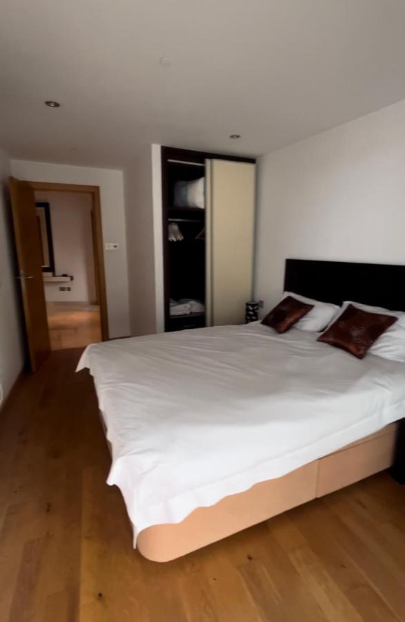 Ocean Village Luxury 2 Bed 2 Bath Apartment - Amazing Views - Pools And Jacuzzis Gibraltar Exteriör bild