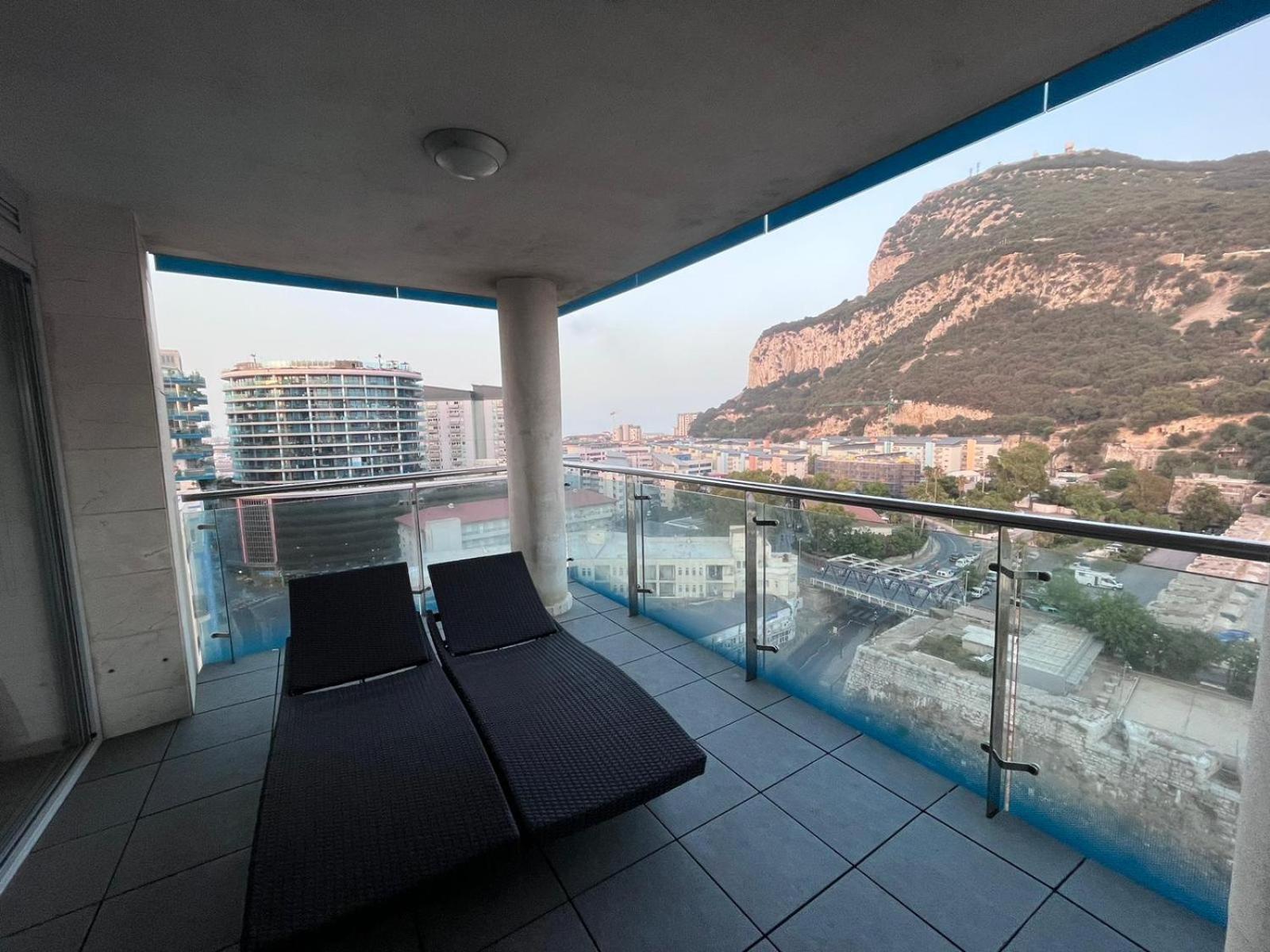 Ocean Village Luxury 2 Bed 2 Bath Apartment - Amazing Views - Pools And Jacuzzis Gibraltar Exteriör bild