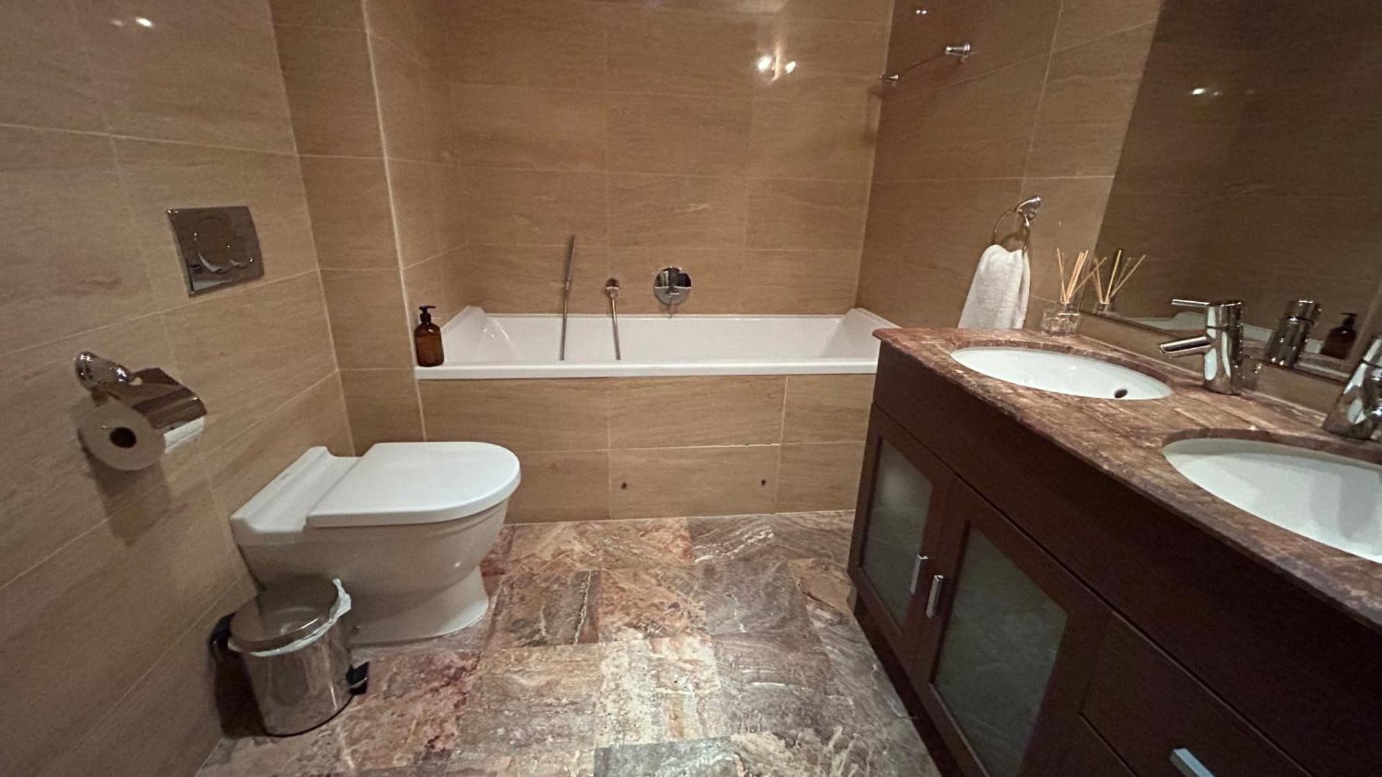 Ocean Village Luxury 2 Bed 2 Bath Apartment - Amazing Views - Pools And Jacuzzis Gibraltar Exteriör bild