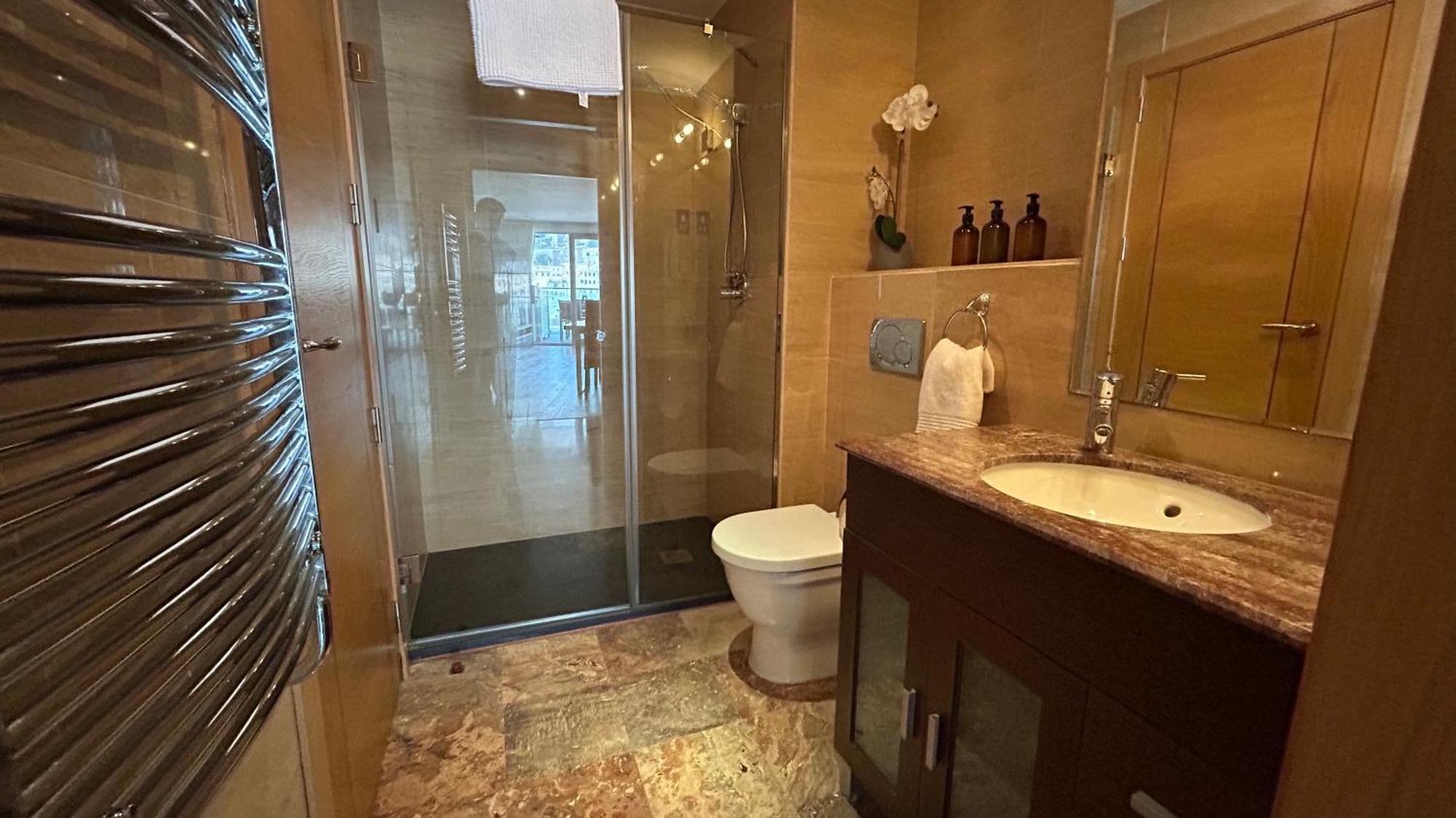 Ocean Village Luxury 2 Bed 2 Bath Apartment - Amazing Views - Pools And Jacuzzis Gibraltar Exteriör bild